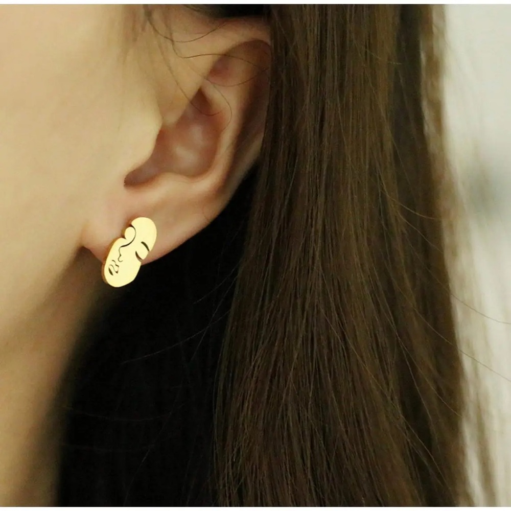18K GOLD PLATED PICASSO FACE EARRING | 316L STAINLESS STEEL🖤